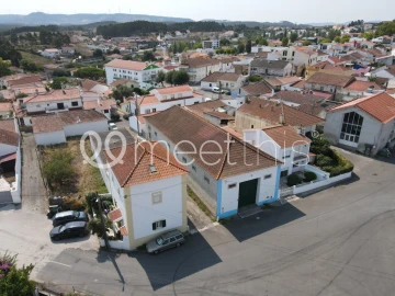 Armazém para Venda em Ramalhal