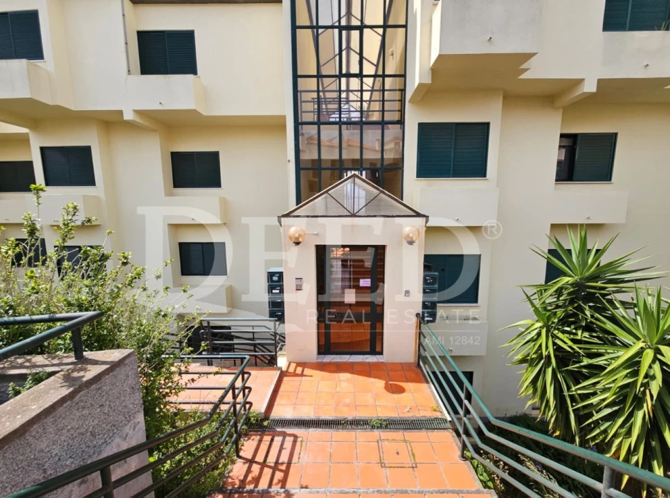 Apartamento T2 para Venda em Caniço Foto 2