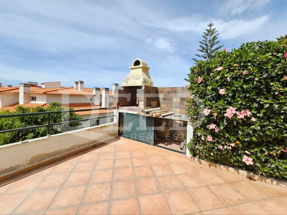 Apartamento T2 para Venda em Caniço Foto 1