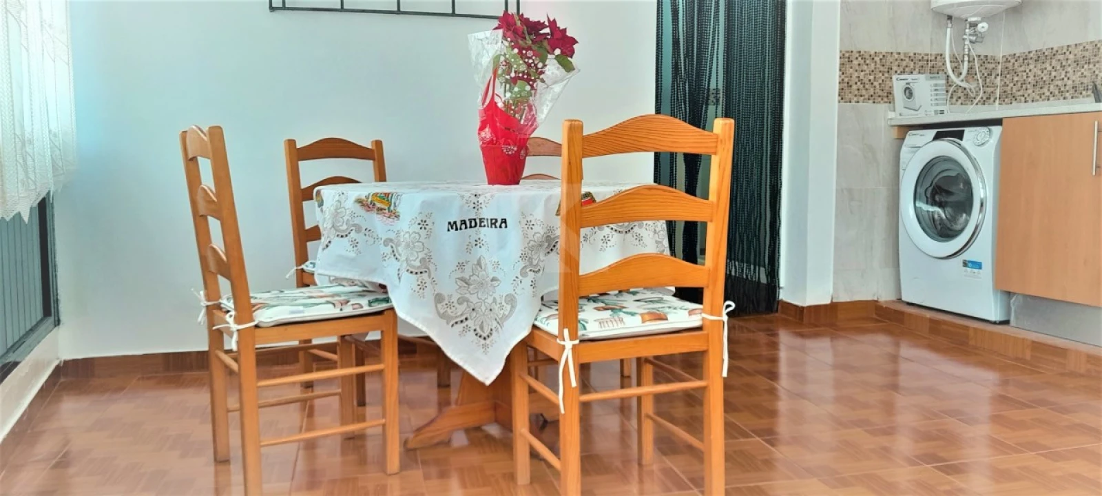 Apartamento T1 para Arrendamento em Santo Antonio Foto 3