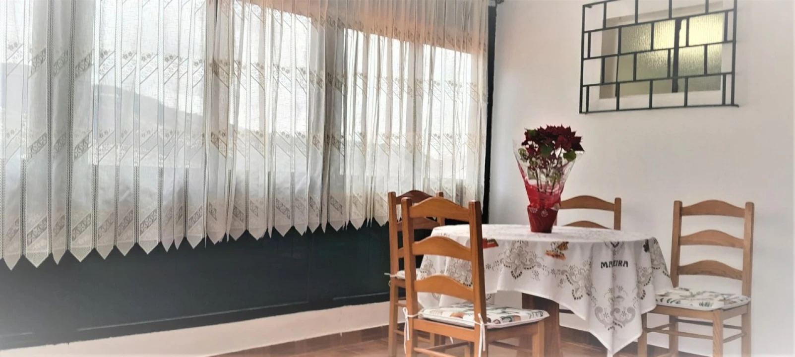Apartamento T1 para Arrendamento em Santo Antonio Foto 4