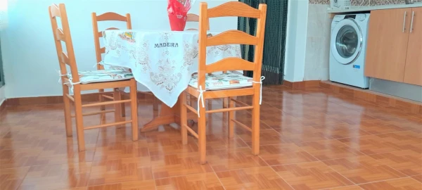 Apartamento T1 para Arrendamento em Santo Antonio