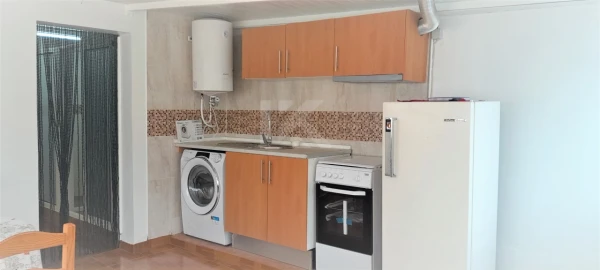 Apartamento T1 para Arrendamento em Santo Antonio