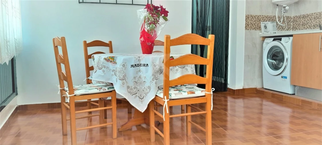Apartamento T1 para Arrendamento em Santo Antonio Foto 3