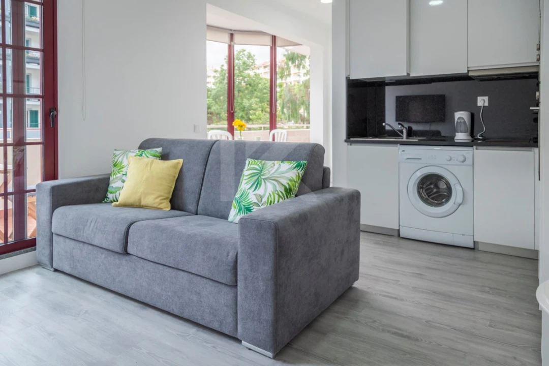 Apartamento T1 para Arrendamento em São Martinho Foto 11