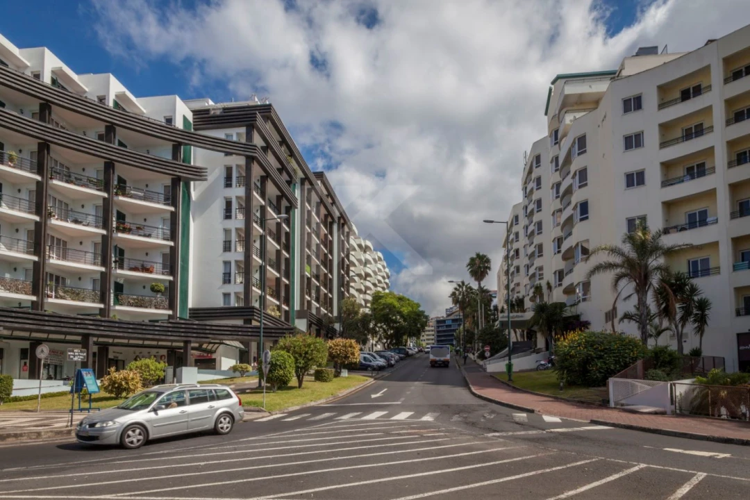 Apartamento T1 para Arrendamento em São Martinho Foto 18