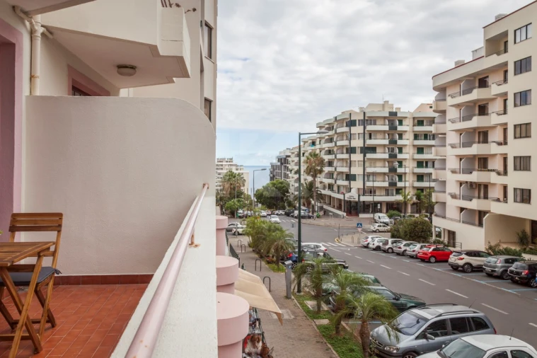Apartamento T1 para Arrendamento em São Martinho Foto 14
