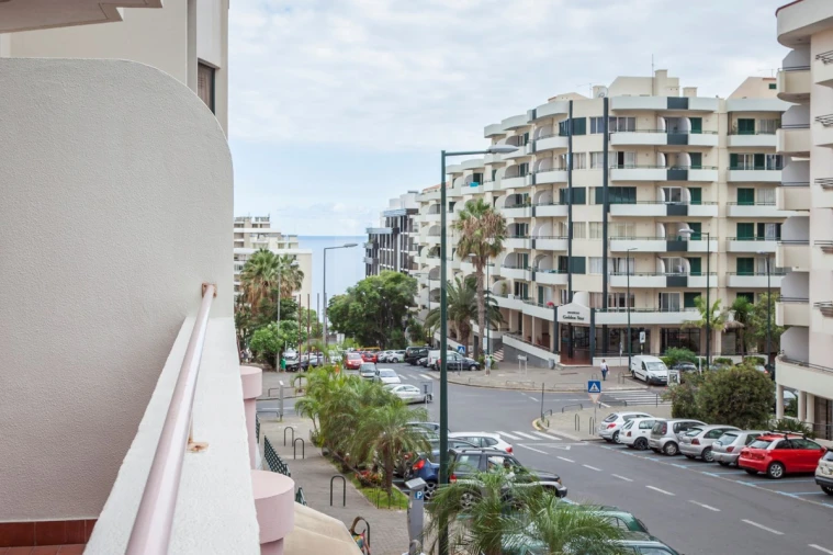 Apartamento T1 para Arrendamento em São Martinho Foto 3