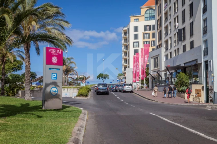 Apartamento T1 para Arrendamento em São Martinho Foto 17