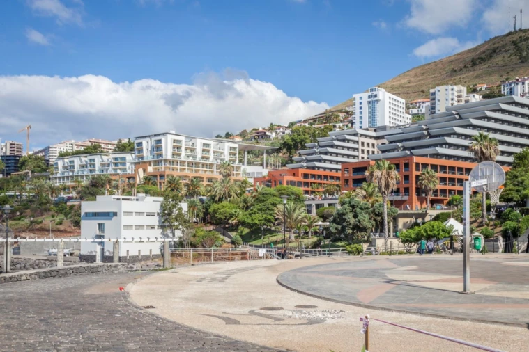 Apartamento T1 para Arrendamento em São Martinho Foto 27