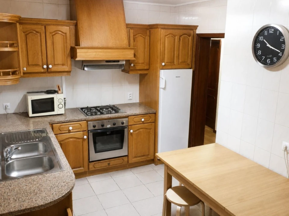 Apartamento T6 para Venda em Glória e Vera Cruz Foto 1