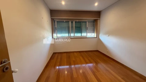 Apartamento T3 para Venda em Creixomil