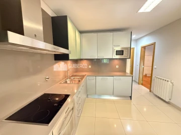 Apartamento T3 para Venda em Creixomil