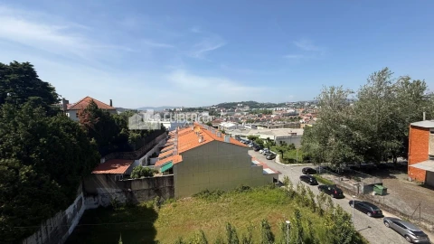 Apartamento T3 para Venda em Creixomil