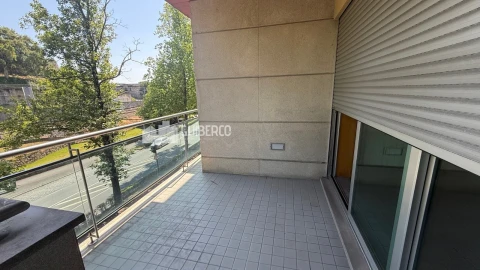 Apartamento T3 para Venda em Creixomil