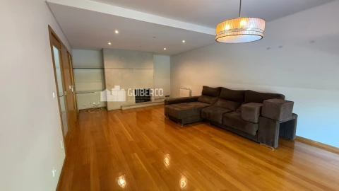Apartamento T3 para Venda em Creixomil