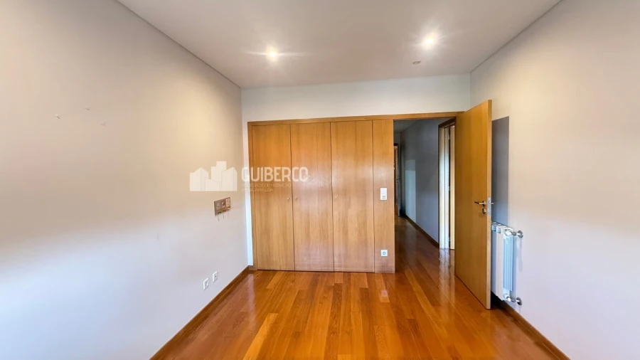 Apartamento T3 para Venda em Creixomil Foto 16
