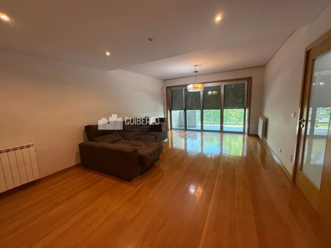 Apartamento T3 para Venda em Creixomil Foto 3