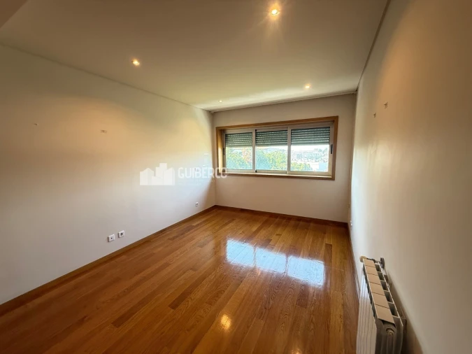 Apartamento T3 para Venda em Creixomil Foto 21