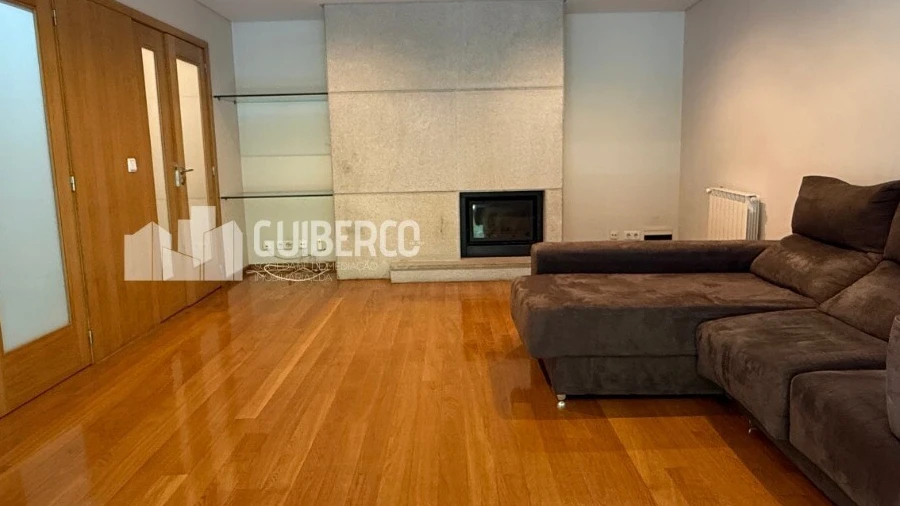 Apartamento T3 para Venda em Creixomil