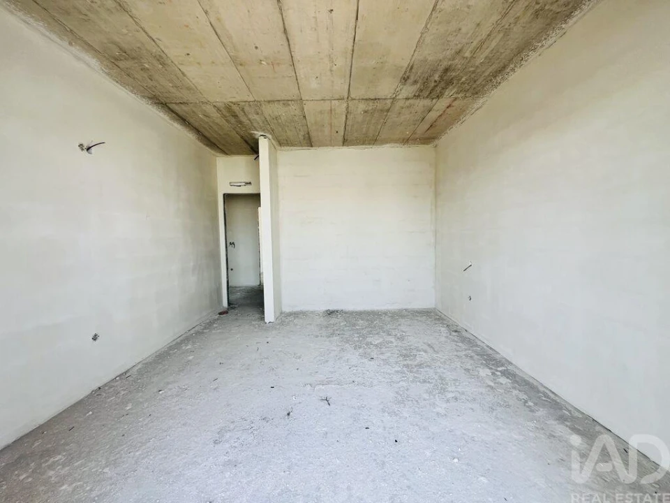 Apartamento T4 para Venda em Parceiros e Azoia Foto 8
