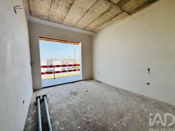 Apartamento T4 para Venda em Parceiros e Azoia