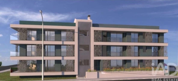 Apartamento T4 para Venda em Parceiros e Azoia