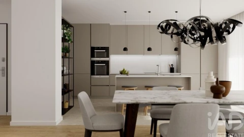 Apartamento T4 para Venda em Parceiros e Azoia
