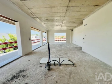 Apartamento T4 para Venda em Parceiros e Azoia