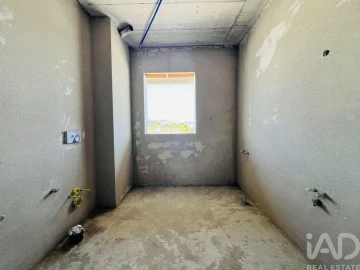 Apartamento T4 para Venda em Parceiros e Azoia