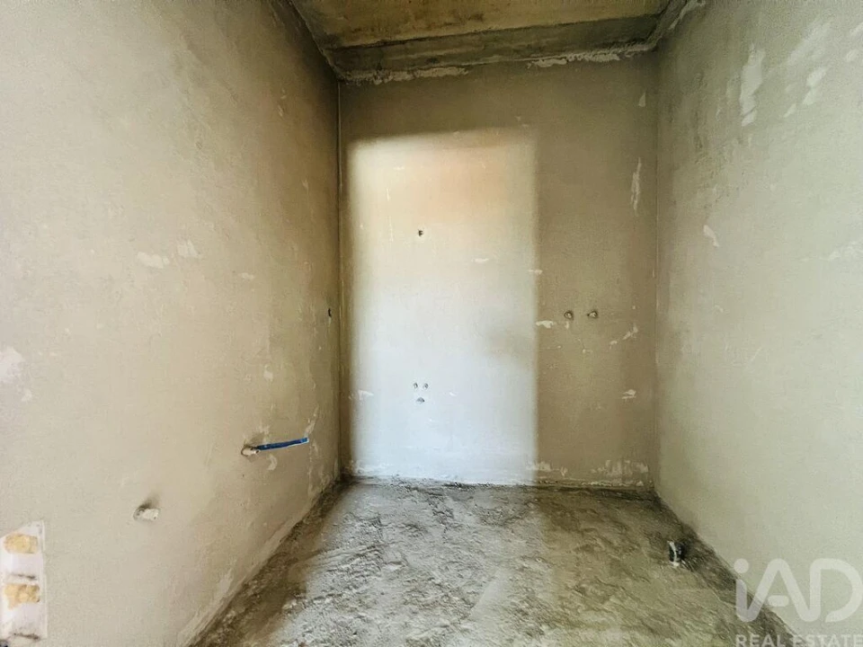 Apartamento T4 para Venda em Parceiros e Azoia Foto 12