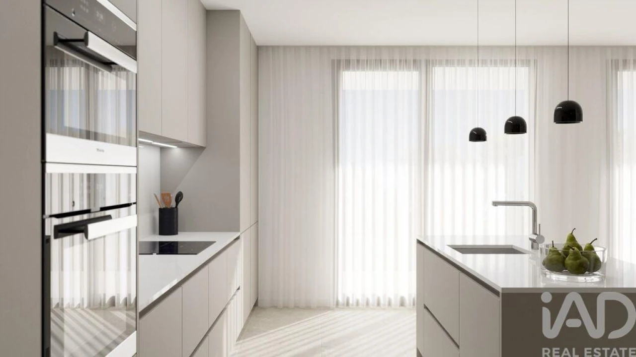 Apartamento T4 para Venda em Parceiros e Azoia Foto 18