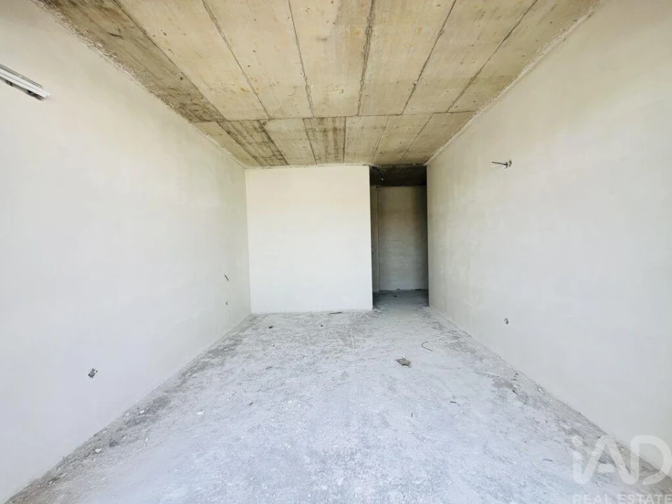 Apartamento T4 para Venda em Parceiros e Azoia Foto 14