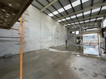 Armazém para Venda em Seixal, Arrentela e Aldeia de Paio Pires