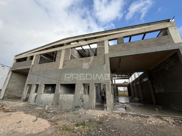 Armazém para Venda em Seixal, Arrentela e Aldeia de Paio Pires