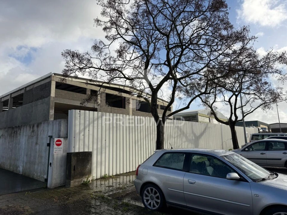 Armazém para Venda em Seixal, Arrentela e Aldeia de Paio Pires Foto 2