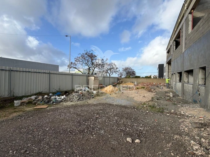 Armazém para Venda em Seixal, Arrentela e Aldeia de Paio Pires Foto 3
