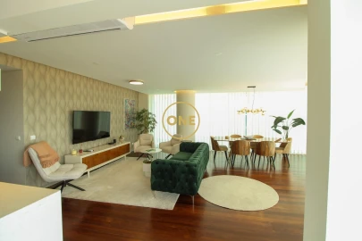 Apartamento T4 para Venda em Funchal (Se)