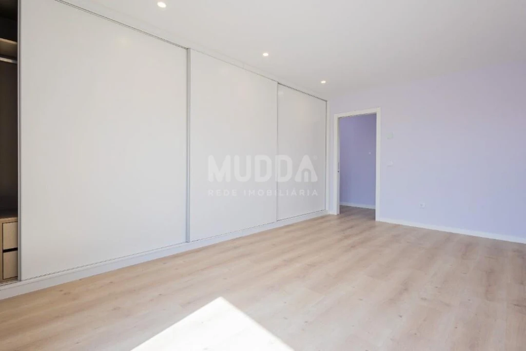Moradia T4 para Venda em Aradas Foto 18