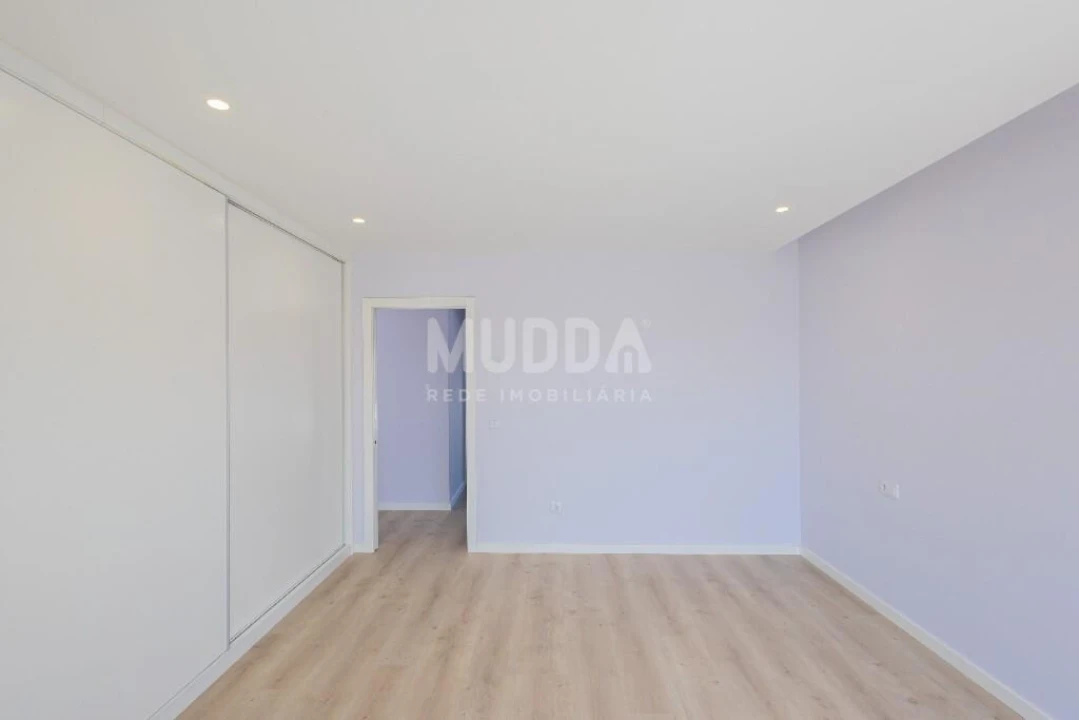 Moradia T4 para Venda em Aradas Foto 19