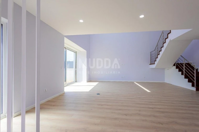 Moradia T4 para Venda em Aradas Foto 2