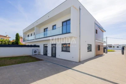 Moradia T4 para Venda em Aradas
