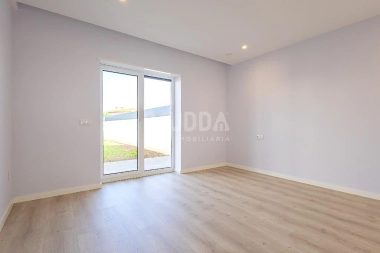 Moradia T4 para Venda em Aradas Foto 5