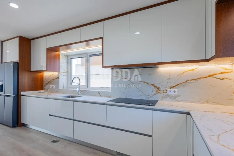 Moradia T4 para Venda em Aradas Foto 10