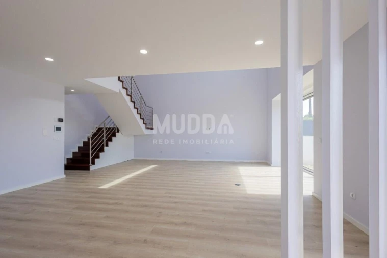 Moradia T4 para Venda em Aradas Foto 4