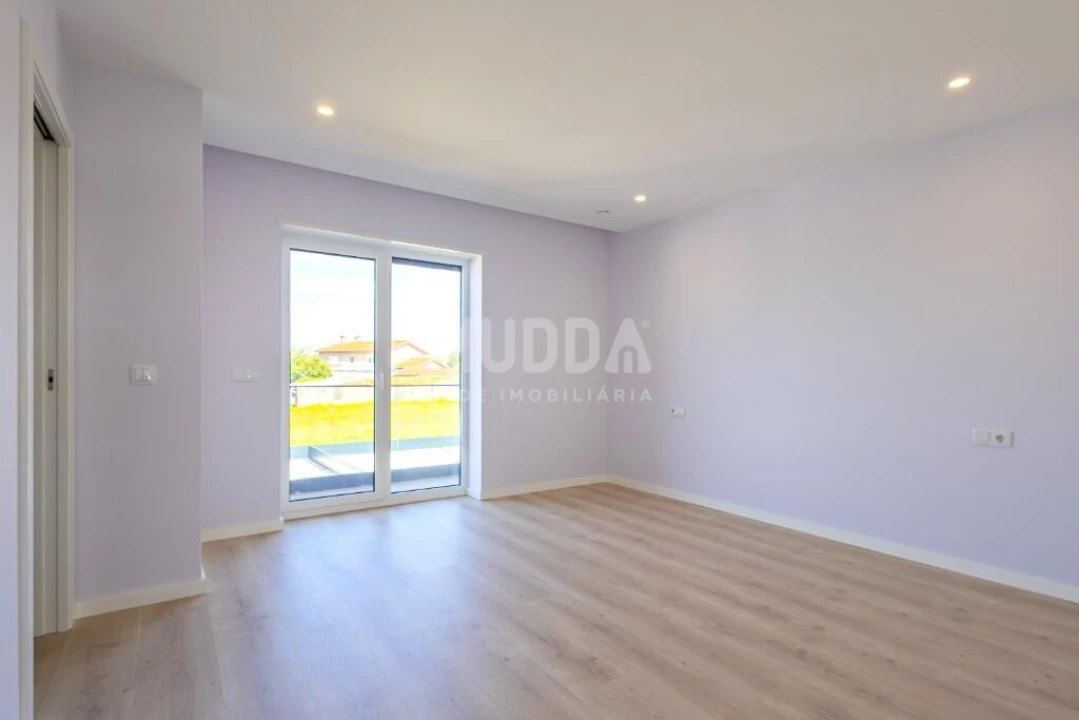 Moradia T4 para Venda em Aradas Foto 17