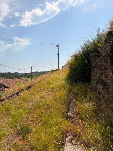 Moradia T2 para Venda em Basto (São Clemente)