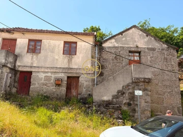 Moradia T2 para Venda em Basto (São Clemente)