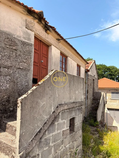 Moradia T2 para Venda em Basto (São Clemente)