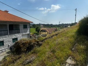 Moradia T2 para Venda em Basto (São Clemente)